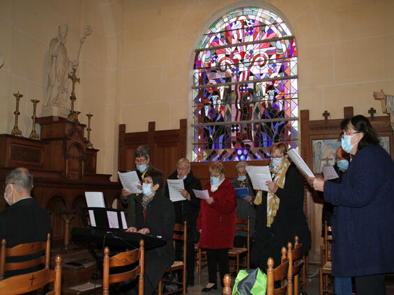 Messe du 11 novembre 2021 - Aperçu de la chorale - Crédit photo JM Caudemont