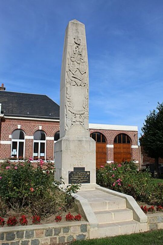 Monument aux morts - place de la mairie à Flesquières